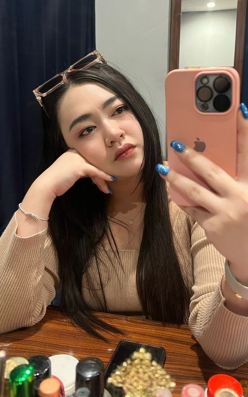 Experience Unforgettable Moments with Miu Aurora Tonight 2 Mis Fotos