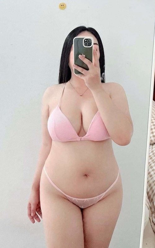 Experience Unforgettable Moments with Hina Skye Tonight